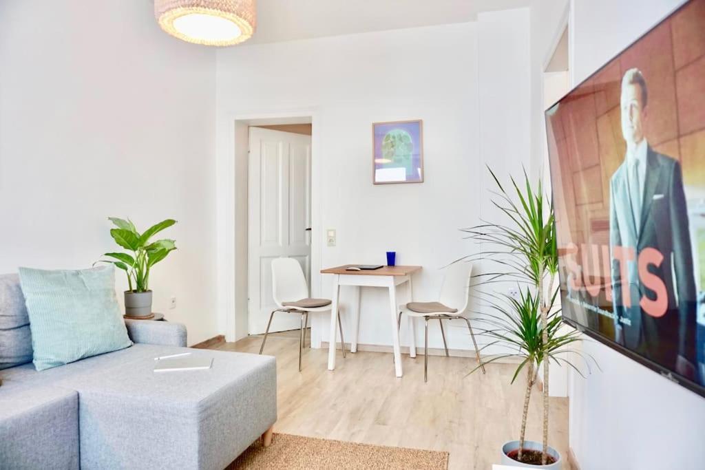 Neu I Moderne Zentrale Wohnung I Netflix I 4 Gaeste Andernach Dış mekan fotoğraf