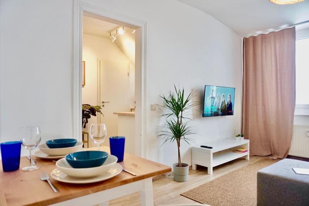 Neu I Moderne Zentrale Wohnung I Netflix I 4 Gaeste Andernach Dış mekan fotoğraf